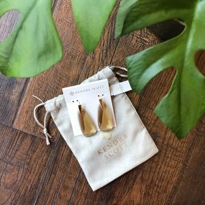 NWT Kendra Scott Maize drop earrings